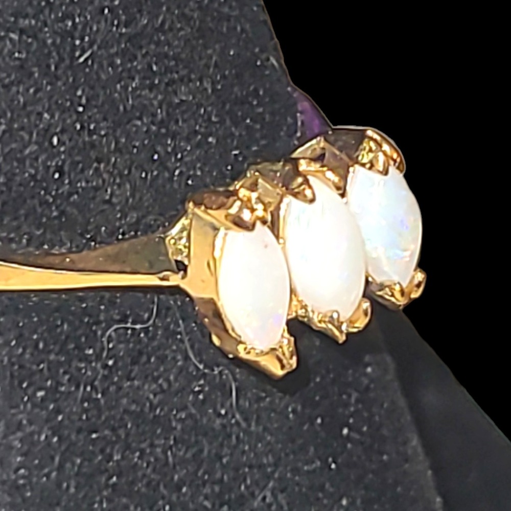 Vintage 18K HGE‎ Genuine Opal Ring Size 5 Three Marquise Opals Cocktail Ring